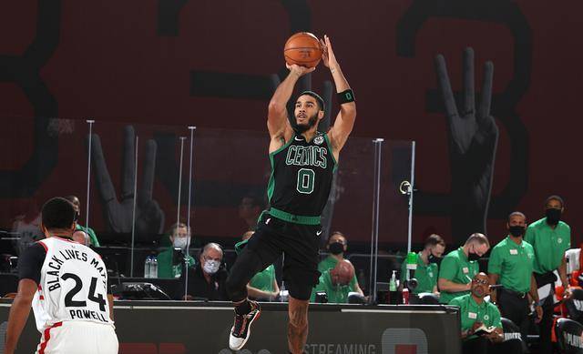  洛里昂,进攻多点开花,四比一,横扫里尔  